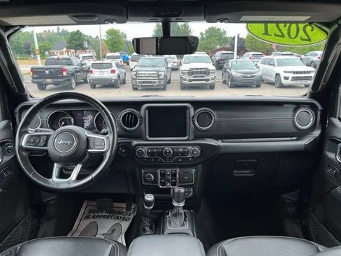 Used 2021 Jeep Wrangler Unlimited Sahara w/ Uconnect 4C Nav & Sound Group AWD/4WD image 16