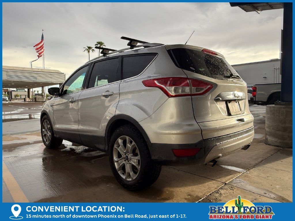 Used 2015 Ford Escape Titanium FWD image 3