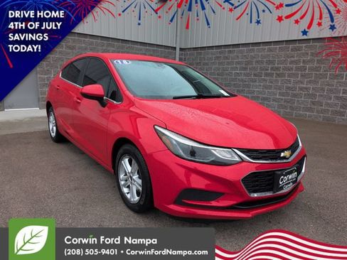 Used 2018 Chevrolet Cruze LT FWD image 1
