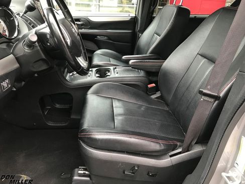 Certified 2019 Dodge Grand Caravan GT image 13