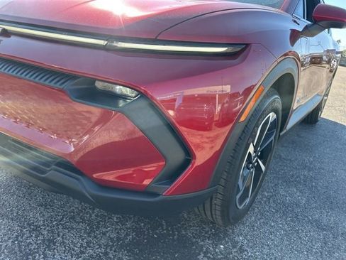 New 2026 Chevrolet Equinox EV LT image 9