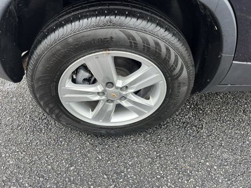 Used 2022 Chevrolet Trax LT w/ LT Convenience Package image 28