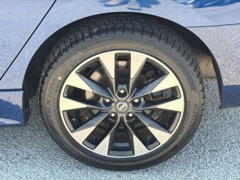 Used 2019 Nissan Sentra SR Turbo FWD image 13
