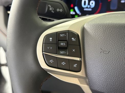 New 2026 Ford Explorer Active RWD image 25