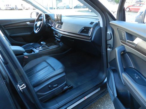 Used 2023 Audi Q5 2.0T Premium Plus w/ Premium Plus Package AWD/4WD image 21