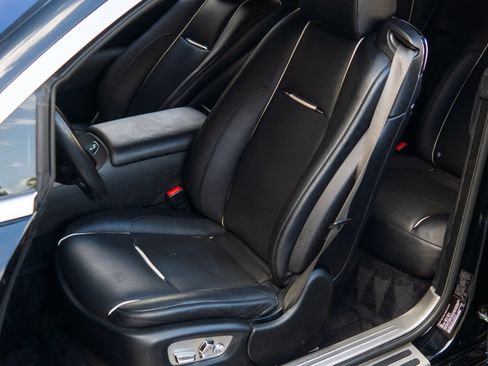 Used 2016 Rolls-Royce Wraith RWD image 24