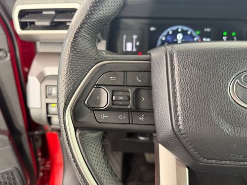 Used 2024 Toyota Tacoma SR5 AWD/4WD image 16