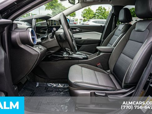 Used 2025 Chevrolet Trax LT w/ LT Convenience Package FWD image 20