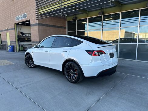 Used 2022 Tesla Model Y Performance image 4