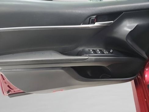 Used 2020 Toyota Camry LE image 23