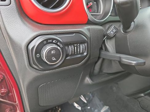 Used 2022 Jeep Gladiator Rubicon w/ LED Lighting Group AWD/4WD image 19