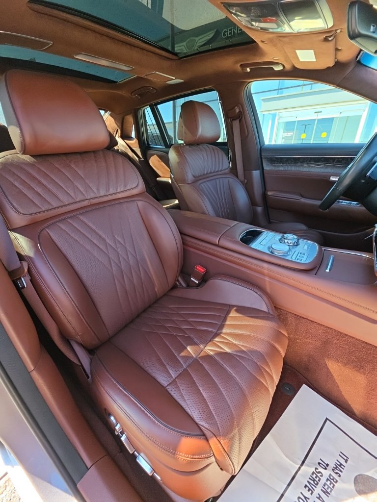 Used 2023 Genesis G90 3.5T AWD/4WD image 23