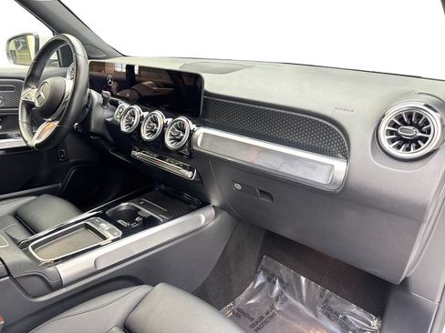 Used 2025 Mercedes-Benz GLB 250 4MATIC image 50