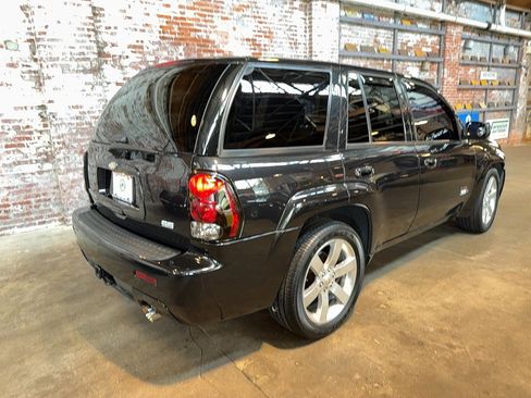 Used 2008 Chevrolet TrailBlazer SS w/ Sun And Sound Package AWD/4WD image 3