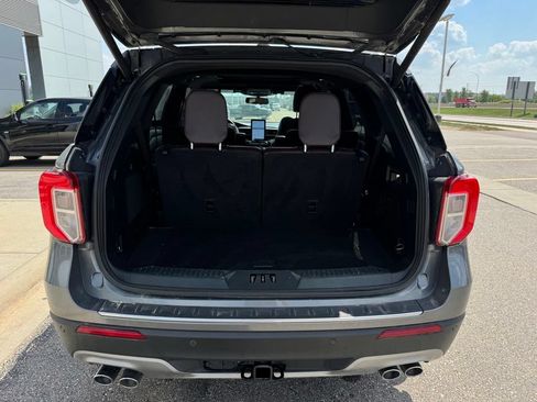 Used 2021 Ford Explorer Platinum w/ Equipment Group 601A AWD/4WD image 41