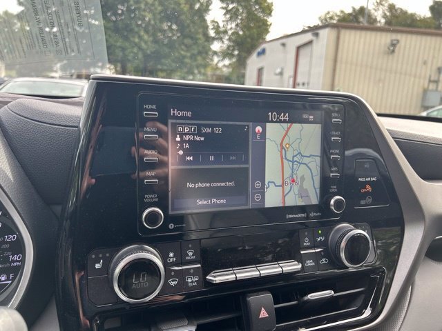 Used 2020 Toyota Highlander XLE AWD/4WD image 10
