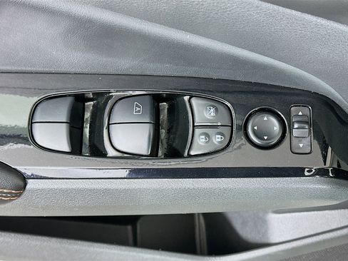 Used 2024 Nissan Altima 2.5 SR image 15