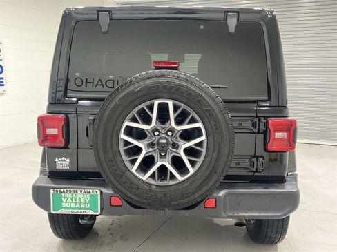 Used 2024 Jeep Wrangler Sahara image 7