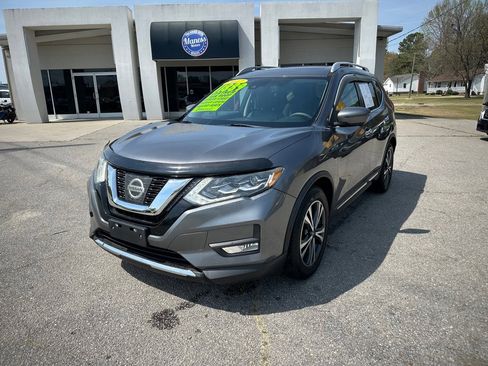 Used 2017 Nissan Rogue SL w/ SL Premium Package image 1