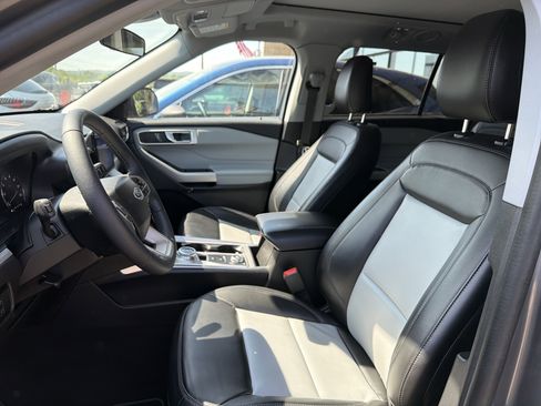Used 2023 Ford Explorer XLT w/ Equipment Group 202A AWD/4WD image 7