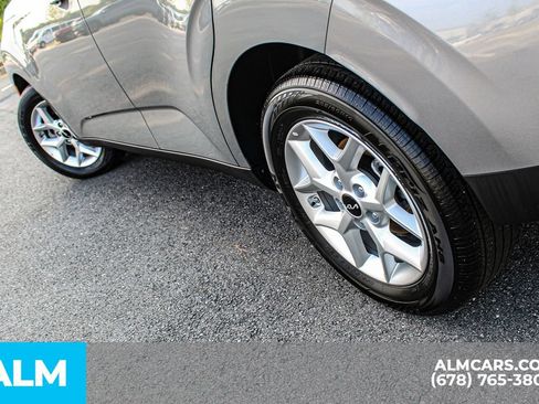 Used 2025 Kia Soul LX w/ LX Technology Package FWD image 14