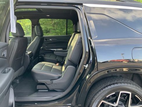 Used 2026 Chevrolet Traverse High Country w/ LPO, Floor Liner Package AWD/4WD image 22