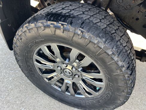 Used 2019 Nissan Titan PRO-4X AWD/4WD image 6