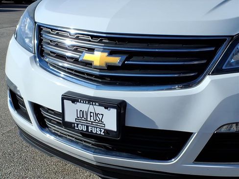 Used 2017 Chevrolet Traverse LT image 35