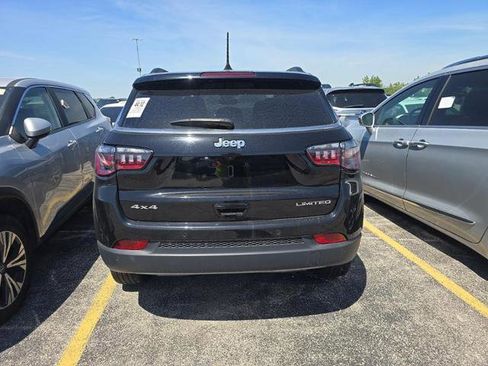 Used 2024 Jeep Compass Limited w/ Sun and Sound Group AWD/4WD image 9
