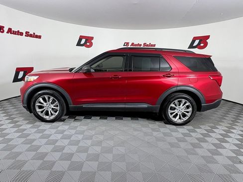 Used 2020 Ford Explorer XLT w/ Equipment Group 202A AWD/4WD image 3