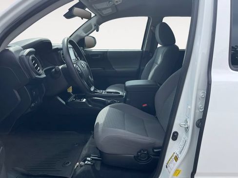 Used 2021 Toyota Tacoma SR AWD/4WD image 9