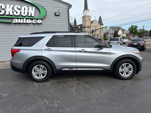 Used 2022 Ford Explorer XLT RWD image 8