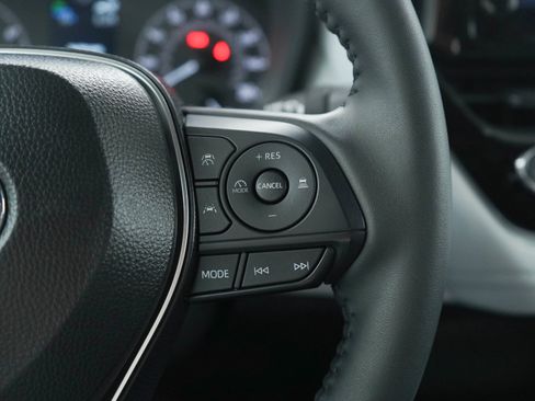 Used 2025 Toyota Corolla SE image 26