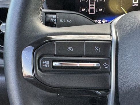 Used 2025 Chevrolet Colorado W/T w/ WT Custom Package image 18