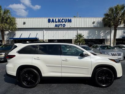 Used 2019 Toyota Highlander SE