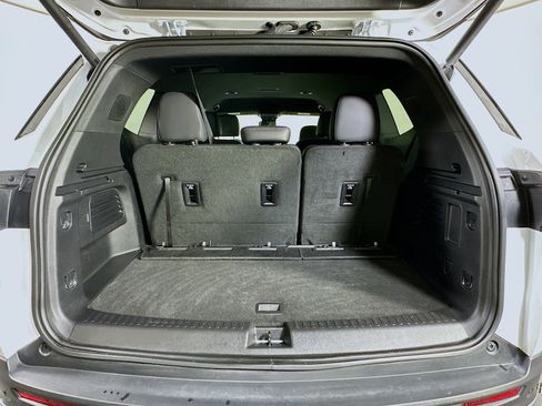 Used 2025 Buick Enclave Preferred image 30