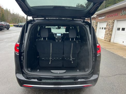 New 2026 Chrysler Pacifica Select image 20