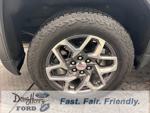 Used 2023 GMC Sierra 1500 SLT w/ SLT Premium Plus Package image 14