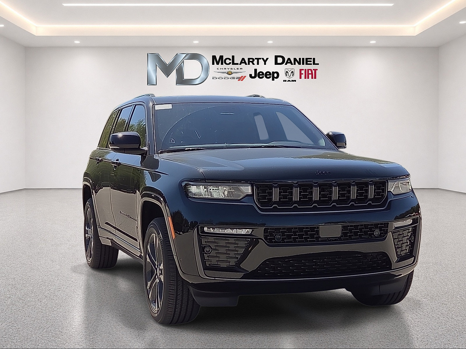 New 2027 Jeep Grand Cherokee Limited AWD/4WD image 1