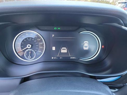 Used 2025 Genesis G70 2.5T image 16