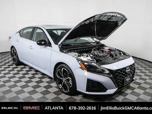 Used 2023 Nissan Altima 2.5 SR w/ SR Premium Package image 35