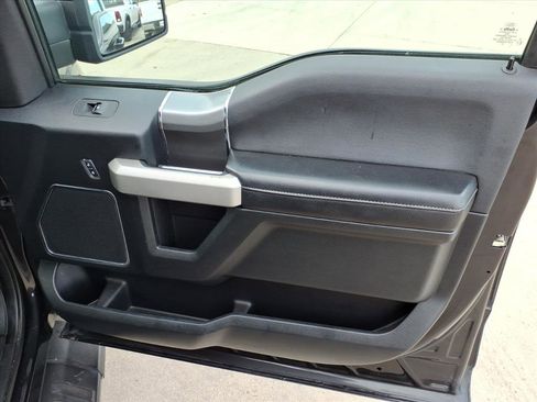Used 2015 Ford F150 Lariat image 19