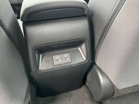 Used 2025 Toyota Corolla LE FWD image 23