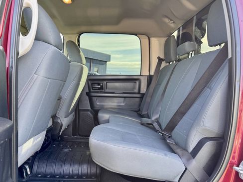 Used 2018 RAM 2500 Tradesman w/ Chrome Appearance Group image 12