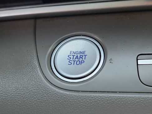 Used 2024 Hyundai Elantra SEL FWD image 30
