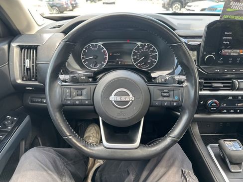 Used 2022 Nissan Pathfinder SL AWD/4WD image 30