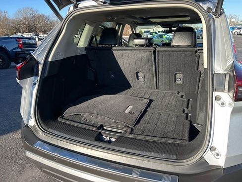 Used 2023 Nissan Rogue SL w/ SL Premium Package image 14