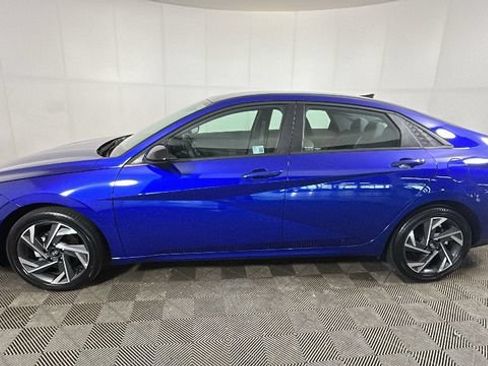 Certified 2025 Hyundai Elantra SEL FWD image 5