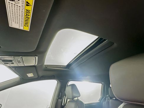 Used 2023 Honda Odyssey Sport image 25