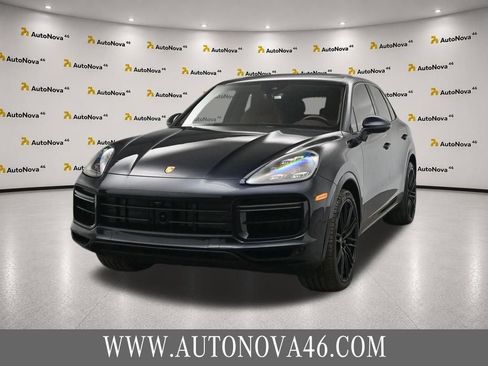 Used 2021 Porsche Cayenne Turbo w/ Premium Package Plus AWD/4WD image 12